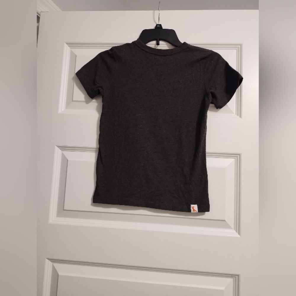 5/$25 Brown Graphic T-Shirt with Giraffe Design - Picture 3 of 6